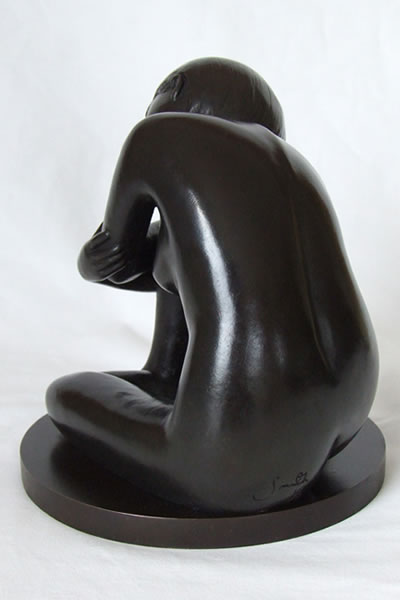 Sherie - figurative bronze sculpture by Irish artist Marie Smith