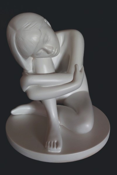 Marie Smith Sculpture - Sheri Chiu - Jesmonite 2
