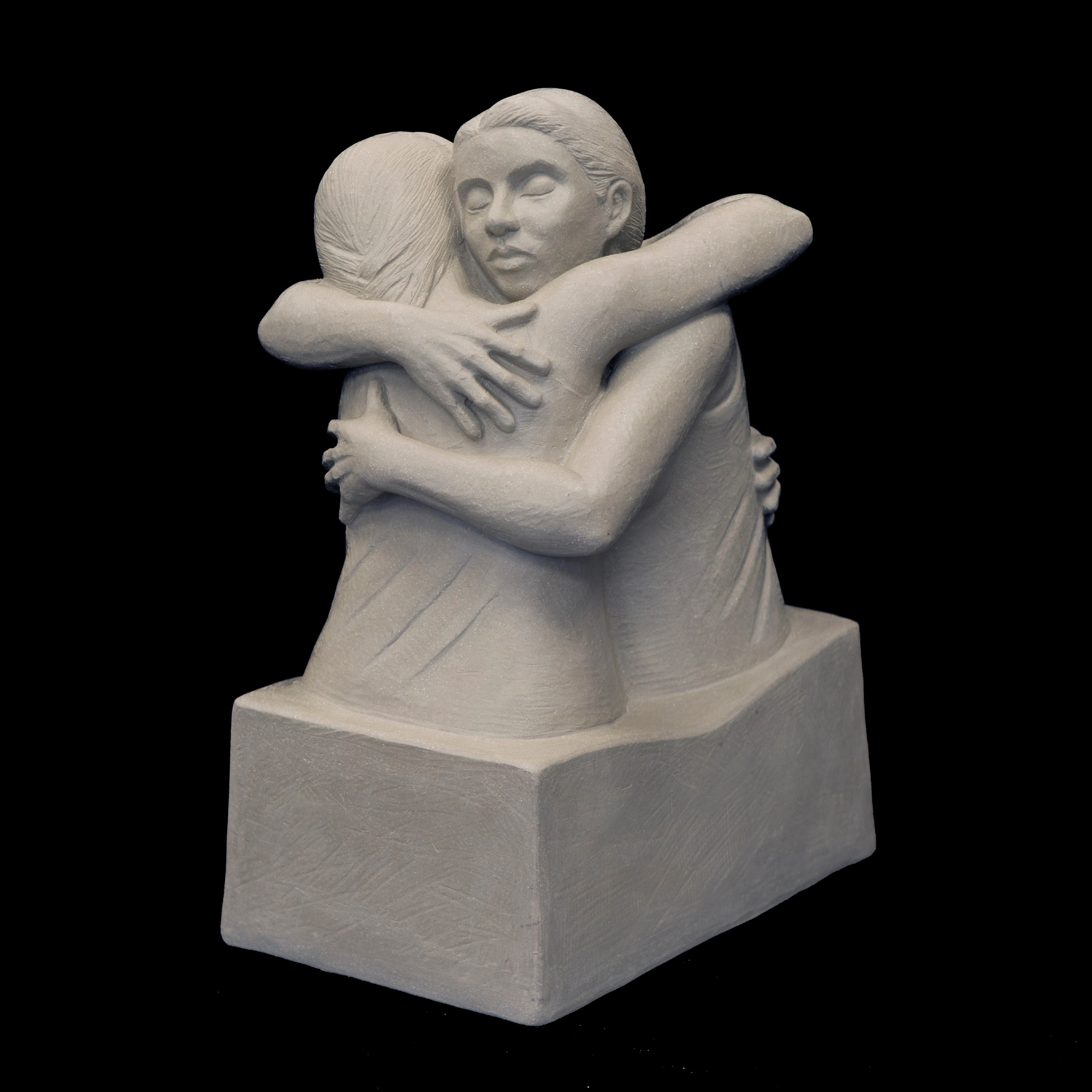 The Hug sculpture 2500px