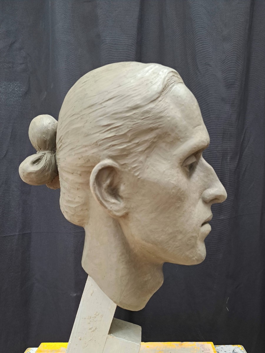 Marie Smith Sculpture - Sculpture portrait of Armand, clay in profile