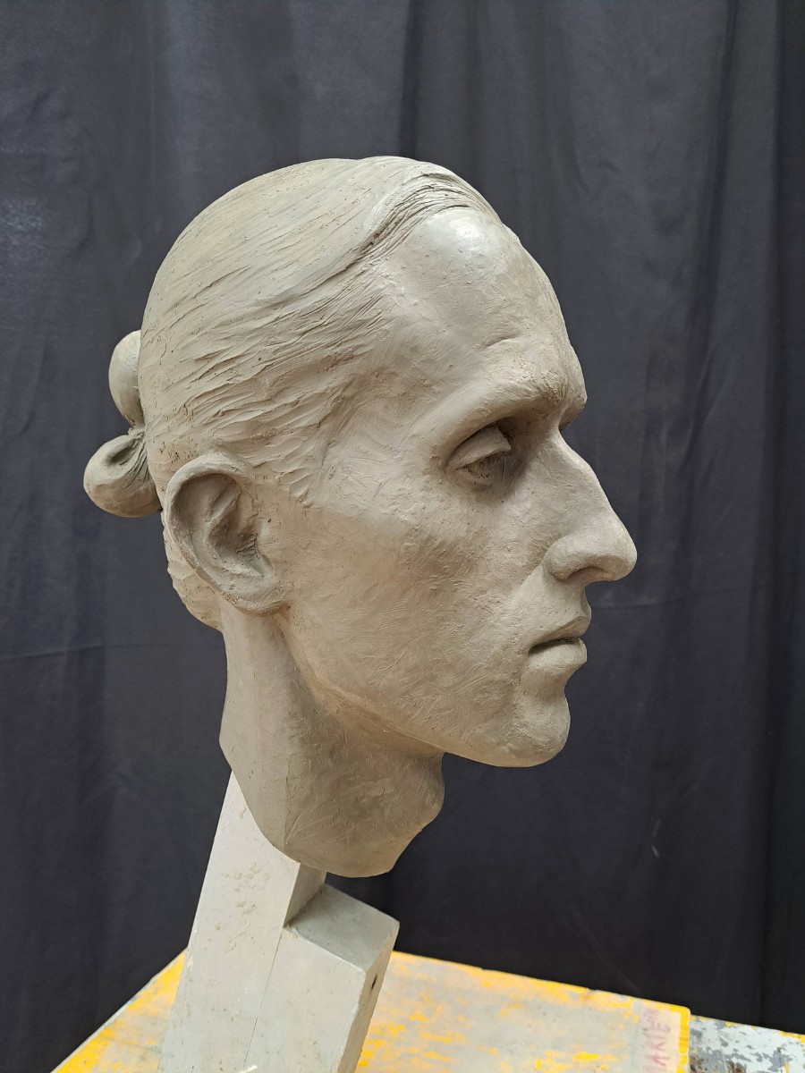 Marie Smith Sculpture - Sculpture portrait of Armand in clay